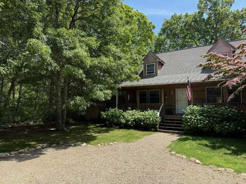 112 West Spring Street, Vineyard Haven, MA 02568