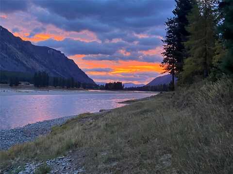 1646 River Road W, Plains, MT 59859