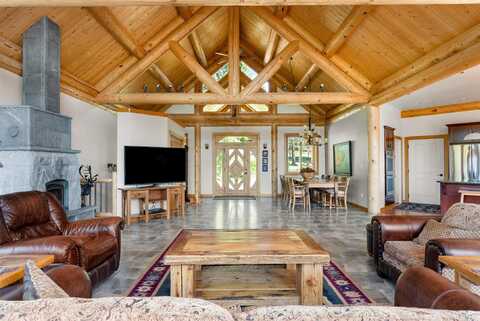 956 Falling Star Road, Victor, MT 59875