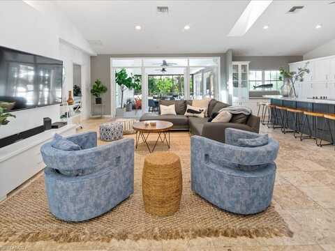 339 4th, NAPLES, FL 34102