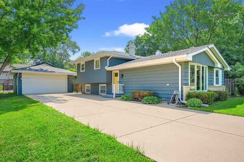 5523 Pershing Avenue, Downers Grove, IL 60515