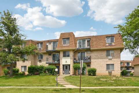 226 Shorewood Drive, Glendale Heights, IL 60139