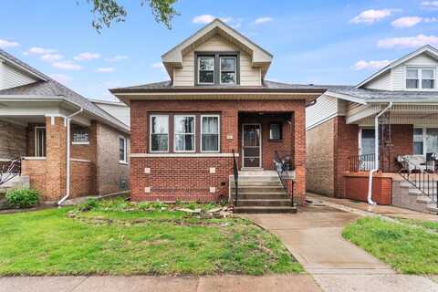 5941 W Waveland Avenue, Chicago, IL 60634