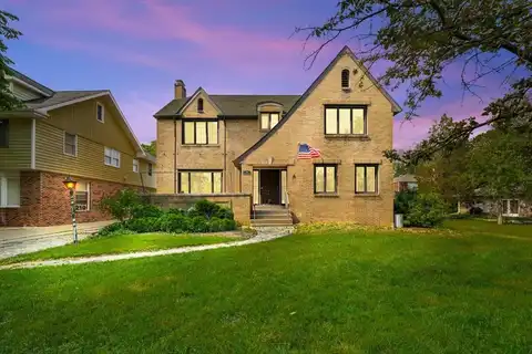219 E Saint Charles Road, Elmhurst, IL 60126