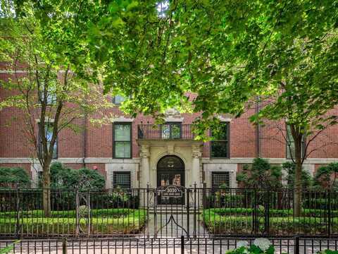 3030 N LAKE SHORE Drive, Chicago, IL 60657