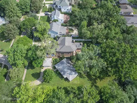 241 Coe Road, Clarendon Hills, IL 60514