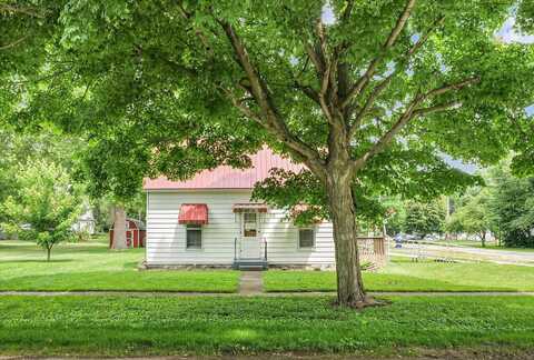 112 4th Street, Ivesdale, IL 61851