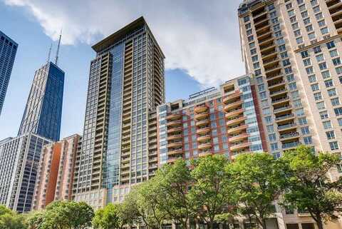 270 E Pearson Street, Chicago, IL 60611