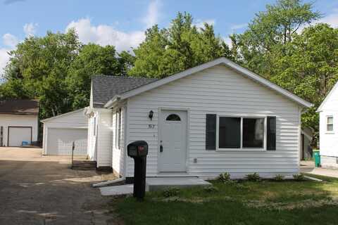 517 Victor Street, Sycamore, IL 60178