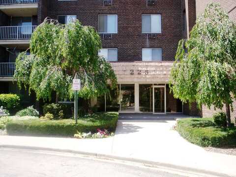 225 S Rohlwing Road, Palatine, IL 60074