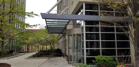 720 N LARRABEE Street, Chicago, IL 60654