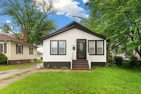 18433 Ridgewood Avenue, Lansing, IL 60438