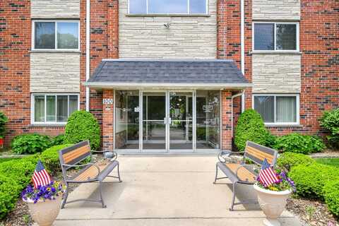 100 W Park Circle, Wheaton, IL 60187