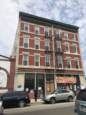 2620 W Cermak Road, Chicago, IL 60608