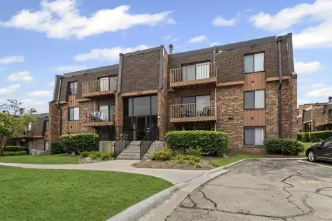 631 Derry Court, Schaumburg, IL 60193