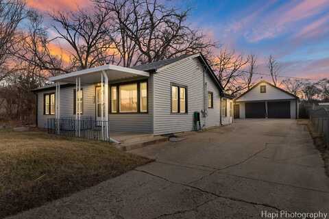 2610 S Thomas Court, McHenry, IL 60051
