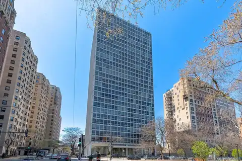 2400 N Lakeview Avenue, Chicago, IL 60614