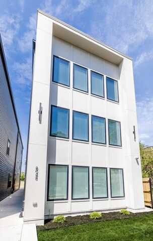 6048 S Eberhart Avenue, Chicago, IL 60637