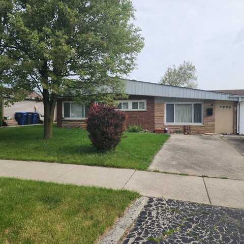 7826 W 98th Place, Hickory Hills, IL 60457