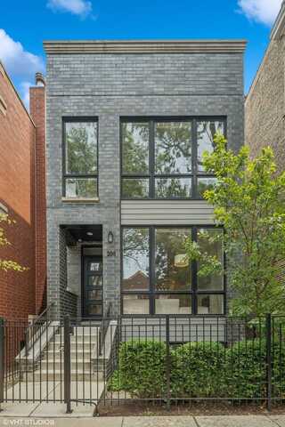 2011 N Oakley Avenue, Chicago, IL 60647