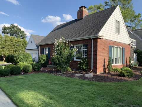 1155 E Walnut Avenue, Des Plaines, IL 60016