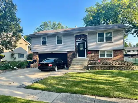 806 Flowers Avenue, Streamwood, IL 60107