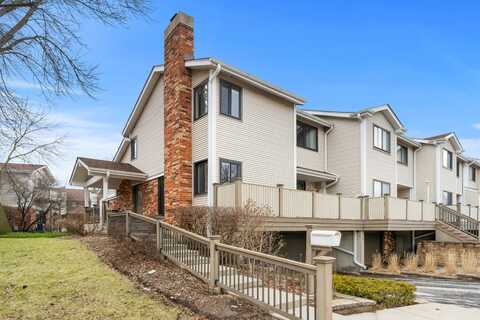1012 Sussex Drive, Northbrook, IL 60062