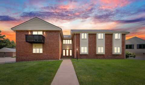 8 Fields E, Champaign, IL 61822