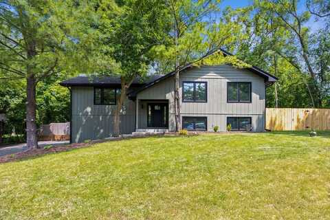 9704 Captains Drive, Algonquin, IL 60102