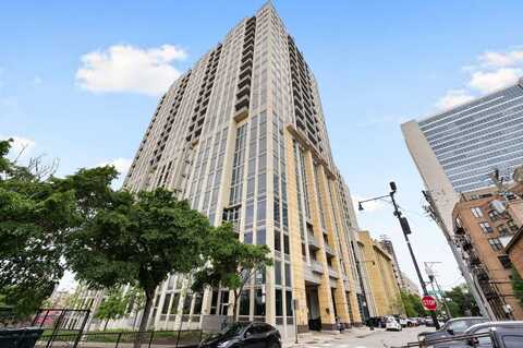 700 N Larrabee Street, Chicago, IL 60654