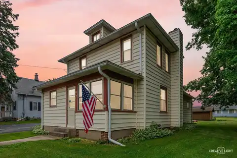 92 Maple Street, Sugar Grove, IL 60554