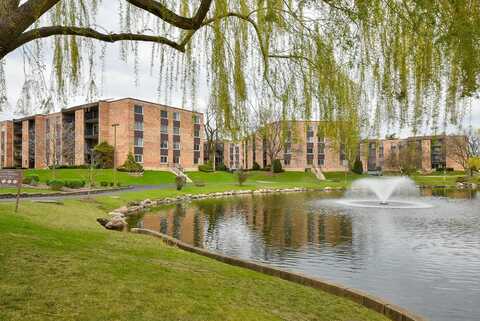 1103 S Hunt Club Drive, Mount Prospect, IL 60056
