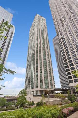 195 N Harbor Drive, Chicago, IL 60601