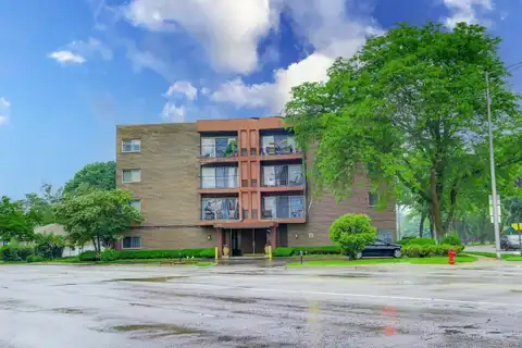 4838 Howard Street, Skokie, IL 60077