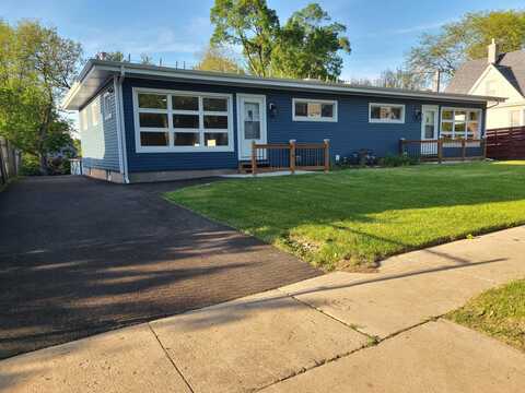 1210 Indian Avenue, Aurora, IL 60505