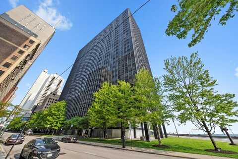 900 N Lake Shore Drive, Chicago, IL 60611