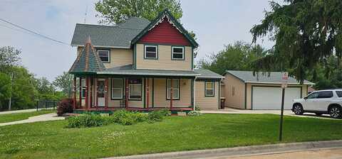 1 S Stanton Street, Shannon, IL 61078