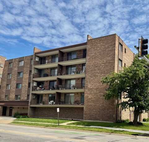 828 Graceland Avenue, Des Plaines, IL 60016