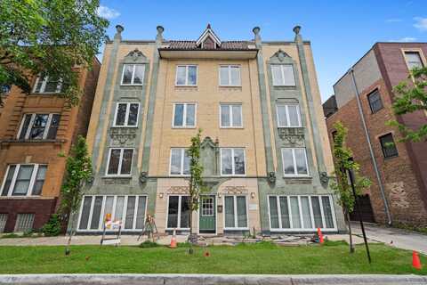 1636 W Melrose Street, Chicago, IL 60657