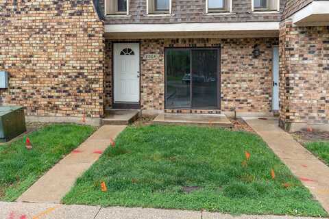 2064 Country Club Drive, Woodridge, IL 60517