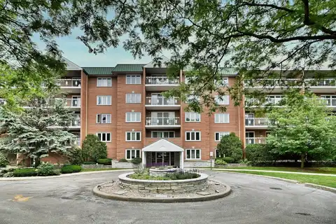 6980 W Touhy Avenue, Niles, IL 60714