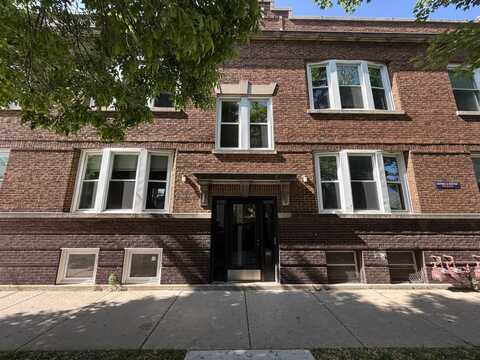 2010 W Cornelia Avenue, Chicago, IL 60618
