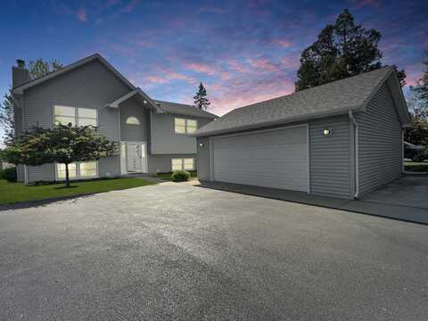 1905 E Grand Avenue, Lindenhurst, IL 60046