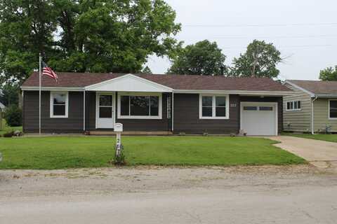 207 Cedar Drive, Clinton, IL 61727
