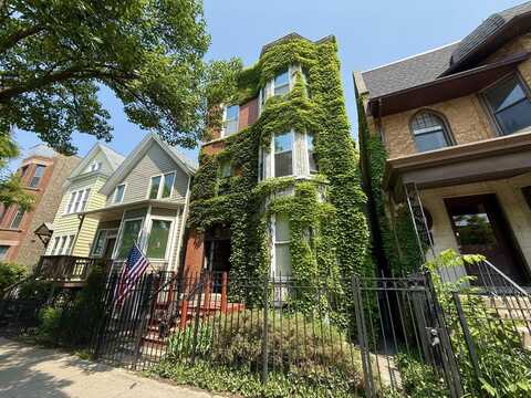 1132 W Addison Street, Chicago, IL 60613