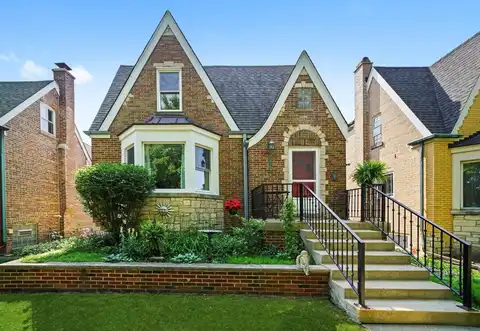 3010 Wisconsin Avenue, Berwyn, IL 60402