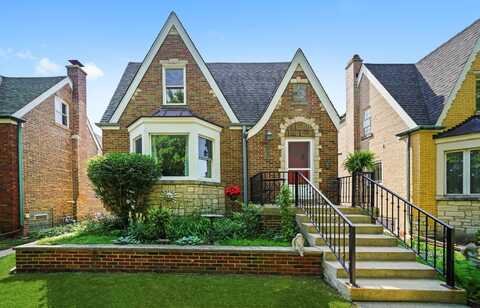 3010 Wisconsin Avenue, Berwyn, IL 60402
