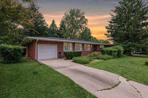 2209 Pond Street, Urbana, IL 61801