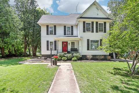 221 N Sycamore Street, Hinckley, IL 60520