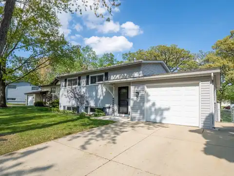 111 Timber Trail, Streamwood, IL 60107